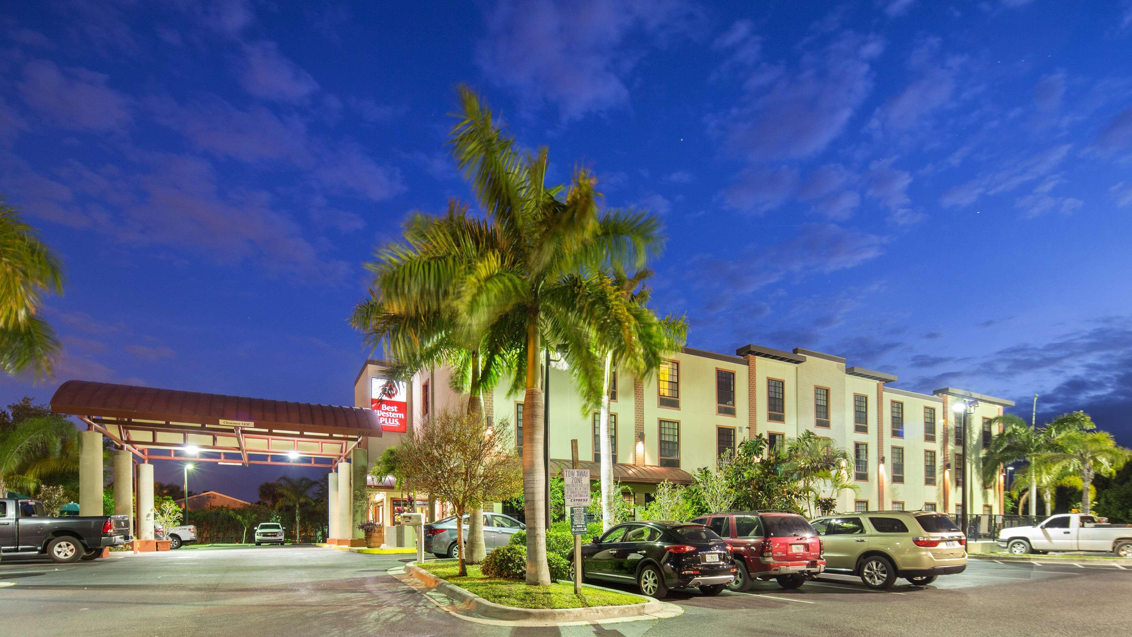 Best Western Plus Bradenton Gateway Hotel Εξωτερικό φωτογραφία